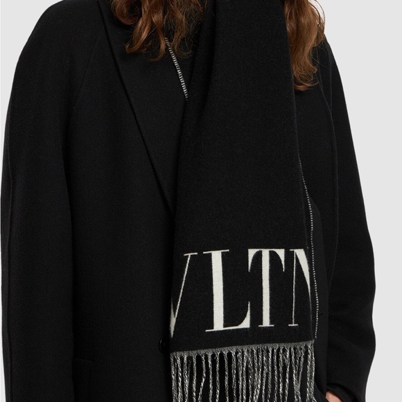 Valentino Garavani - Picture 2 of 16